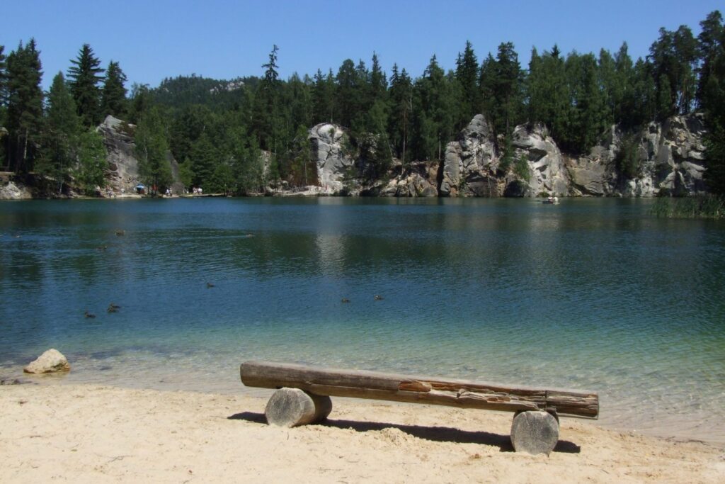 Jezero Adršpach se bezpochyby řadí k nejhezčím jezerům ČR.