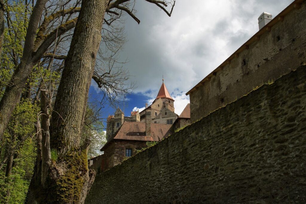 Pernštejn patří mezi nejlépe zachovalé hrady u nás.