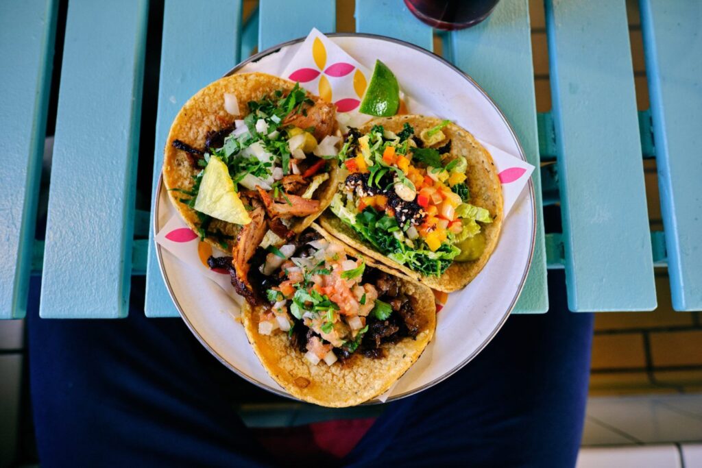 K mexickým tacos se skvěle hodí vychlazené pivo.