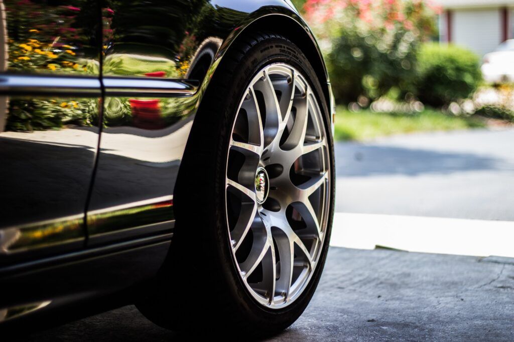 Letní pneumatiky disponují lepšími jízdními vlastnostmi již při teplotách kolem 10 °C.