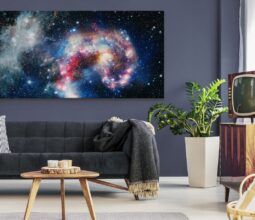 obyvaci-pokoj-s-obrazem-kosmicke-tema